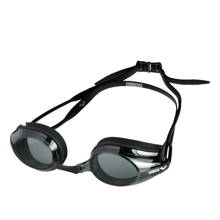 Arena Tracks Senior Swim Goggles in black with clear lenses, designed for comfortable competitive swimming.