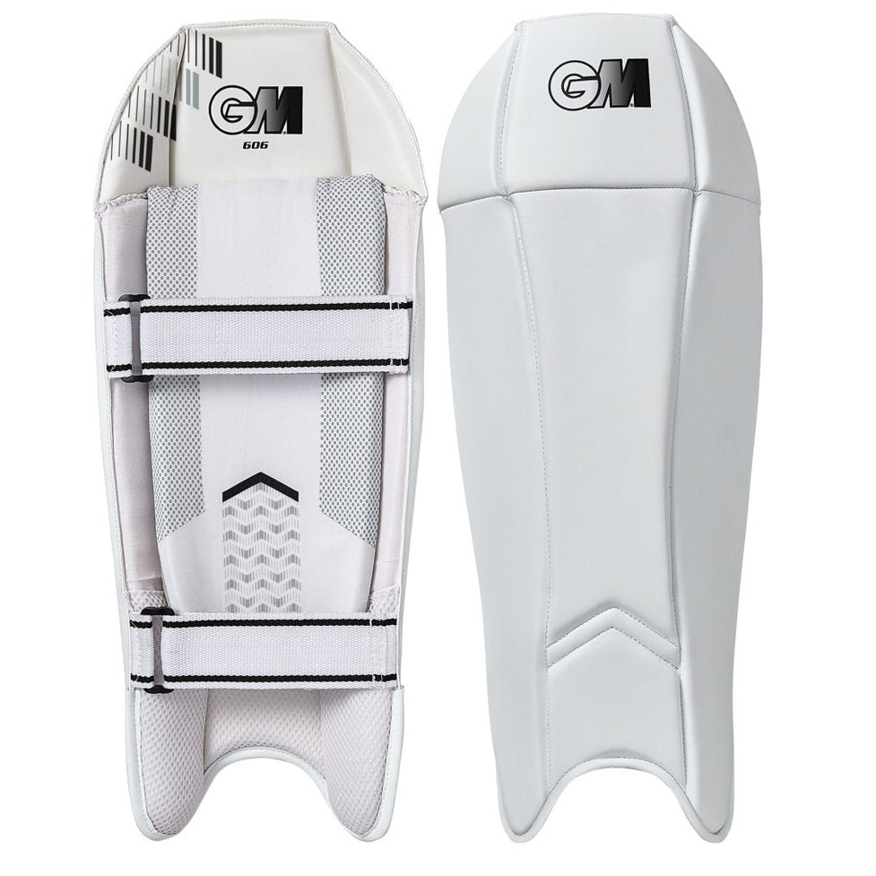 Gunn & Moore GM Wicket Keeping Pads 606 Youth cricket pads with padded leg guards and adjustable straps, designed for young wicket keepers.