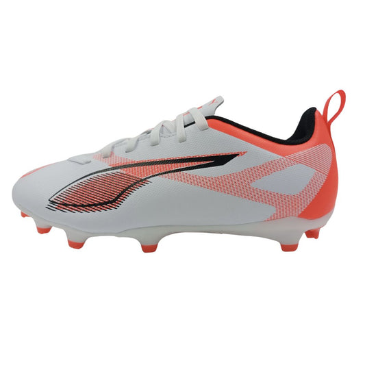 Junior Puma Ultra 5 Play FG/AG football boots with sleek design and vibrant color, ideal for soccer players on firm and artificial grass surfaces.