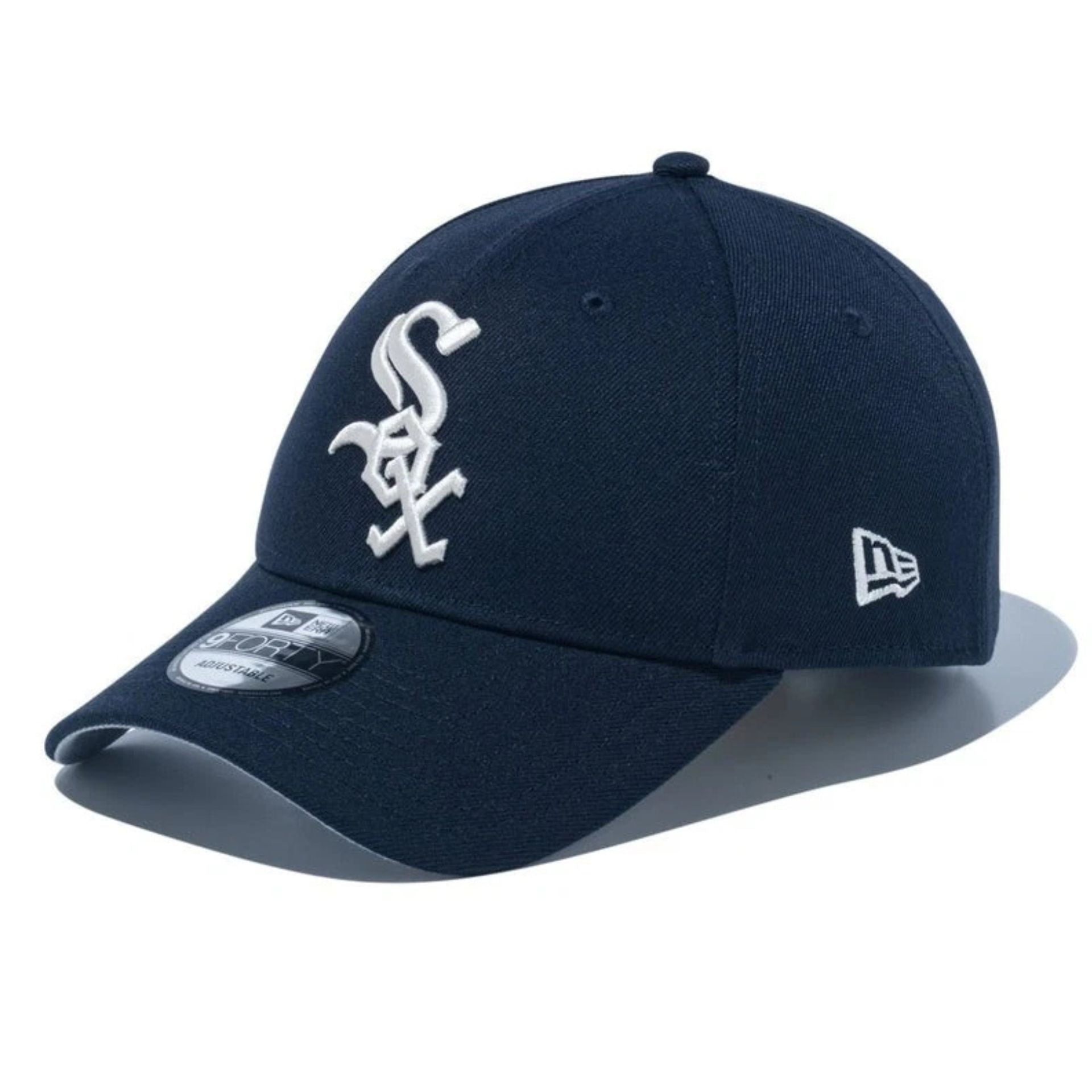 New Era Chicago White Sox cap with white crown, black brim, and team logo, sports merchandise for Chicago baseball fans.