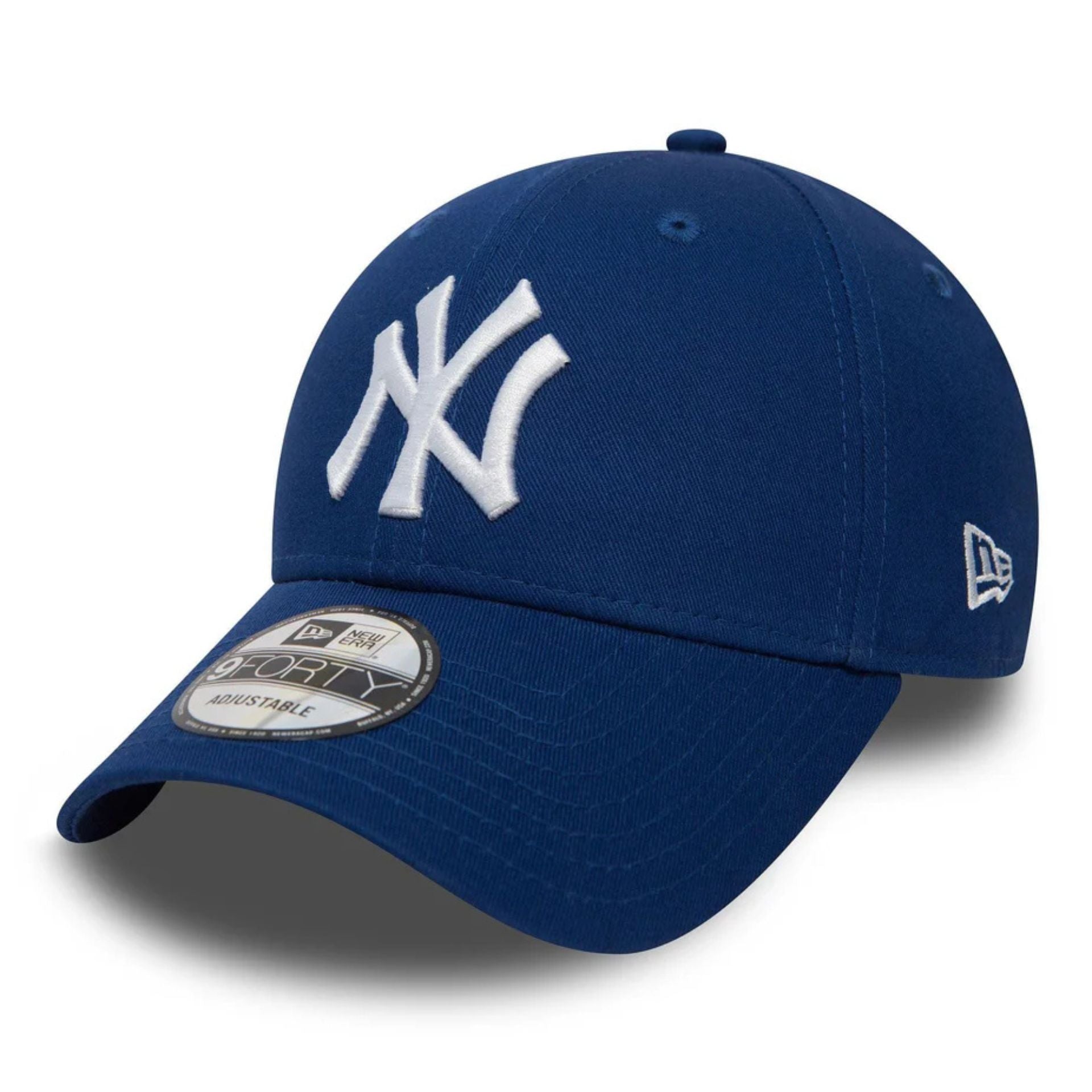 New Era Yankees cap, navy blue baseball hat with embroidered team logo, sports-style cap for fans and sports enthusiasts.