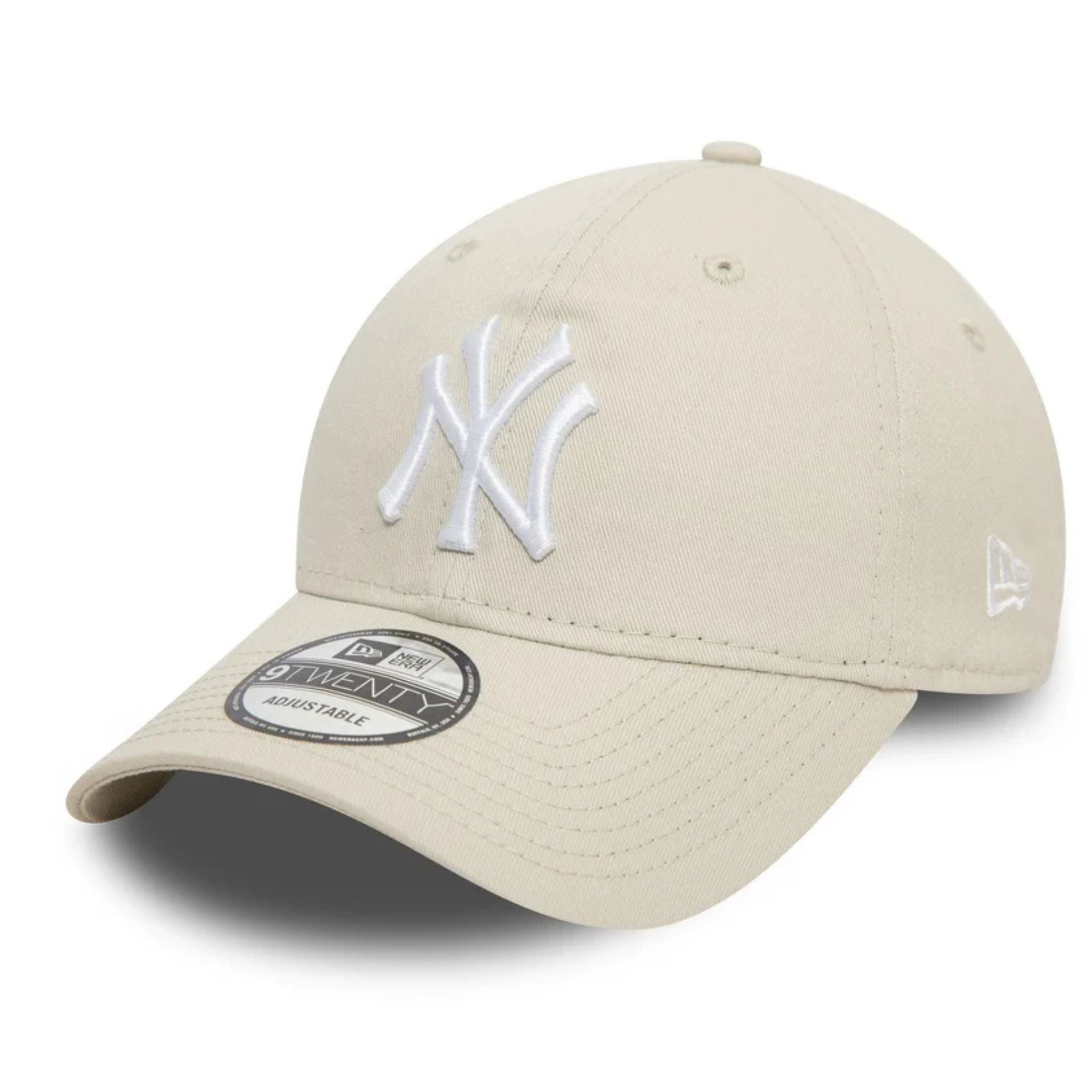 New Era Yankees cap featuring the iconic team logo, adjustable baseball cap with classic design and sporty style.