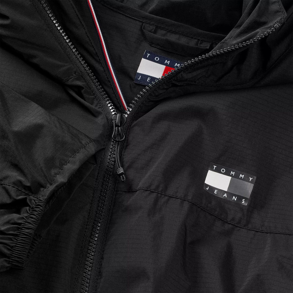 Tommy Jeans Women's Lightweight Wind-Resistant Windbreaker - size 10
