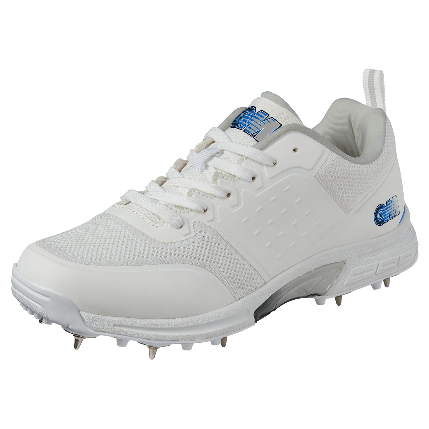 Gunn and Moore GM Maxi Spike Cricket Shoes with durable soles and athletic design for cricket players.