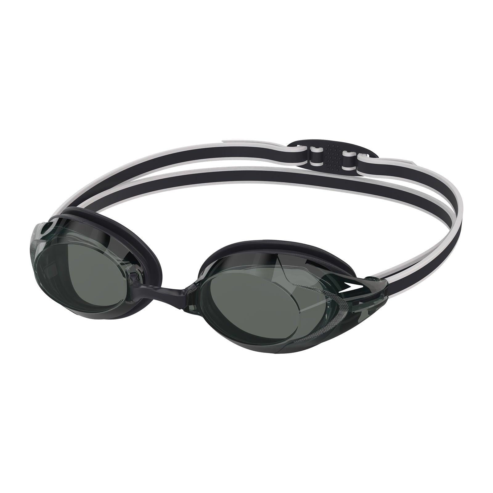 Speedo Vanquisher 3.0 swimming goggles with clear lenses and adjustable strap, designed for comfortable, leak-proof fit during swimming.
