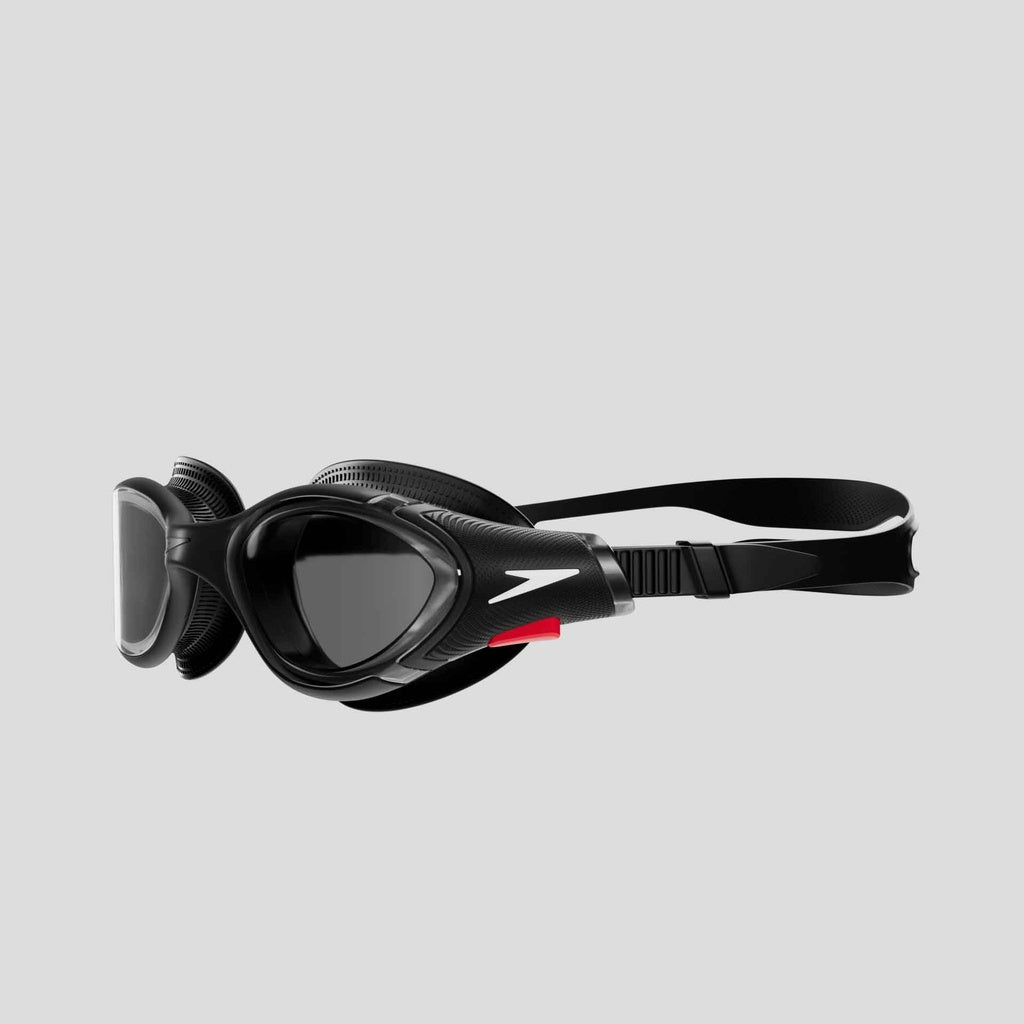 Speedo Biofuse 2.0 swimming goggles with adjustable straps and clear lenses, designed for comfortable water sport use