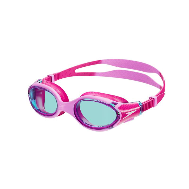 Speedo Biofuse 2.0 swimming goggles with clear lenses and adjustable strap, designed for comfortable water sports use.