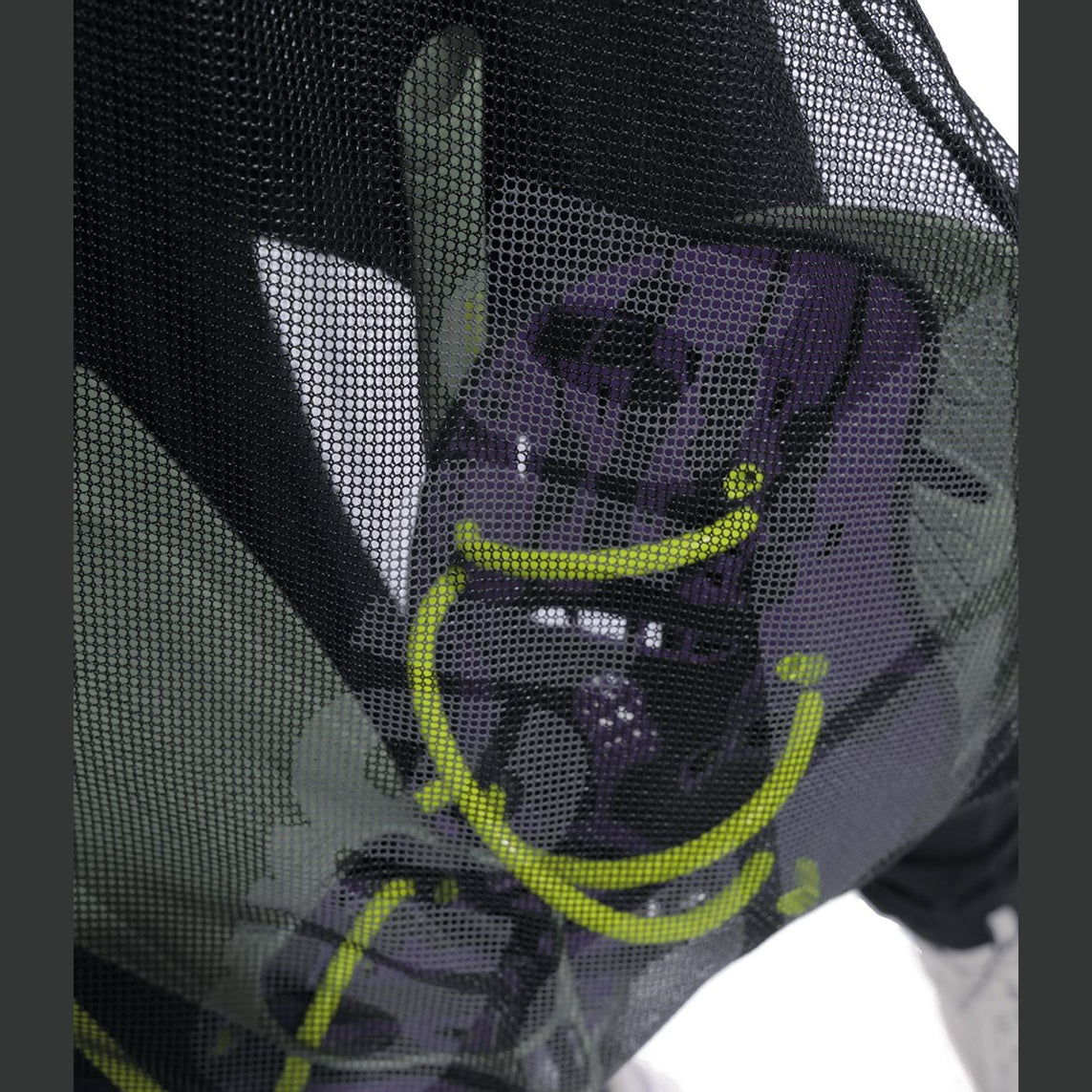 Arena Swim Go Mesh Bag for swimming, featuring breathable mesh material and sturdy handles for easy carrying.