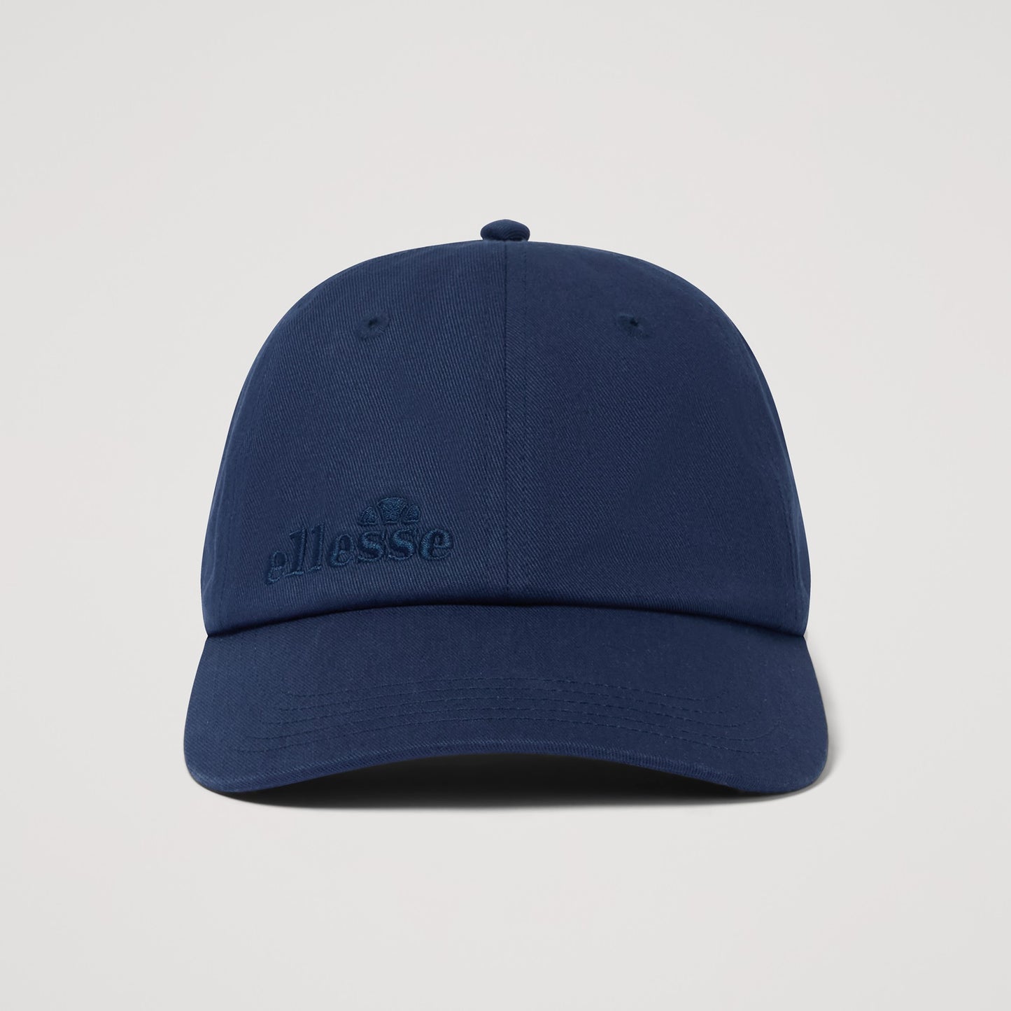 Ellesse Arona Cap in black, casual accessories with adjustable strap and embroidered logo, ideal for outdoor or sporty wear.