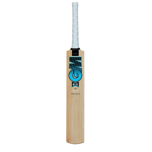 GM Cricket Bat Diamond 202