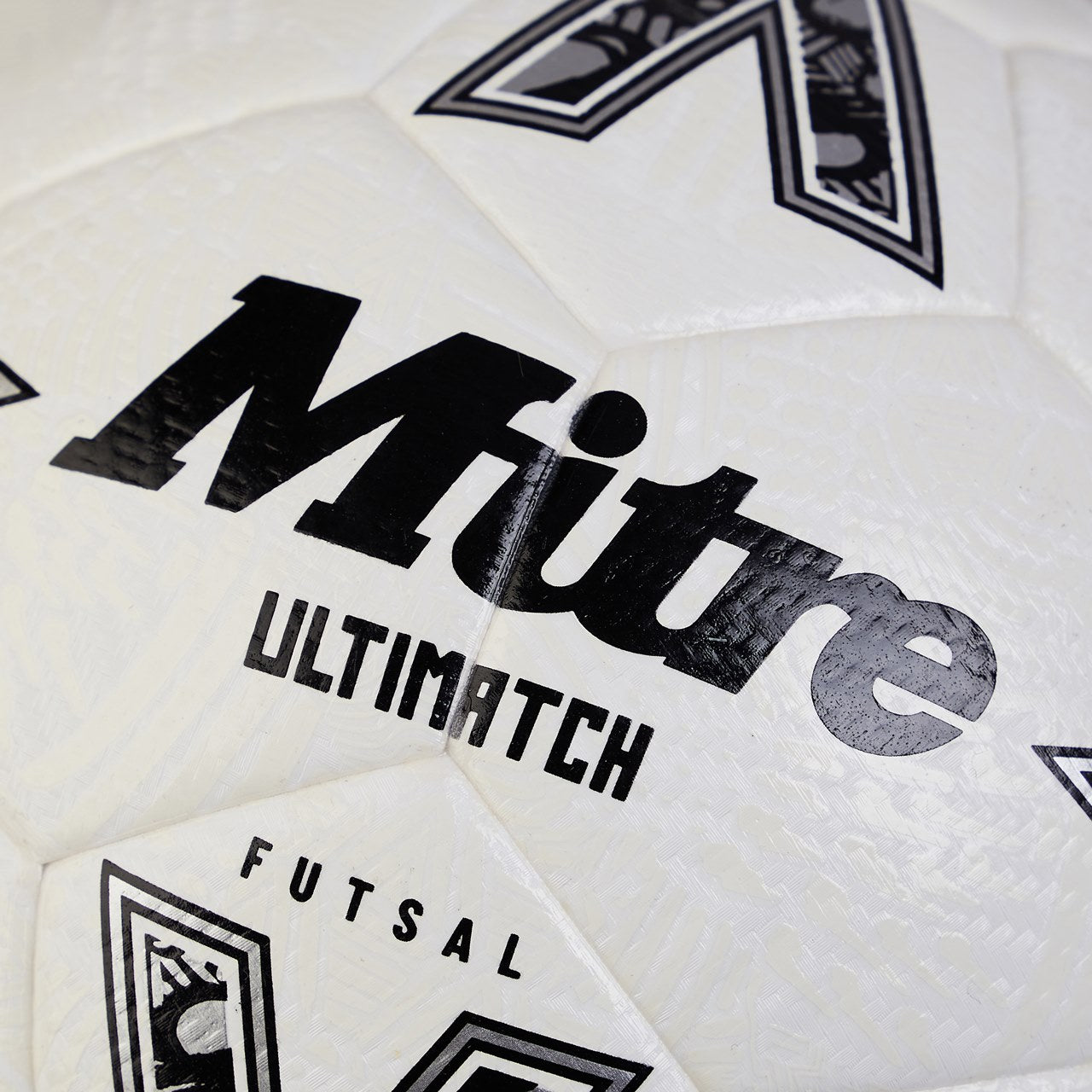 Mitre Ultimatch Futsal 24