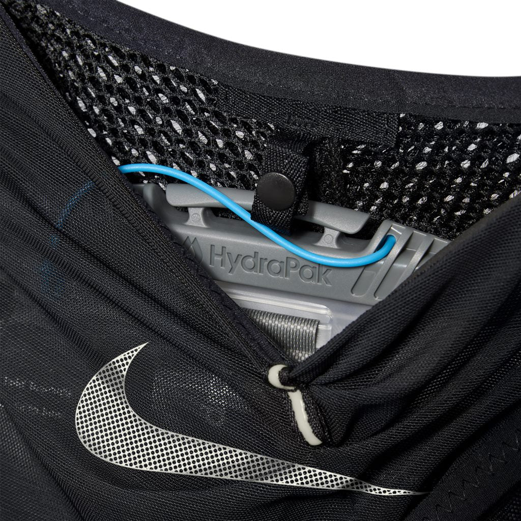 Nike Run Vest 5L hydration vest with adjustable straps and multiple pockets for running accessories.