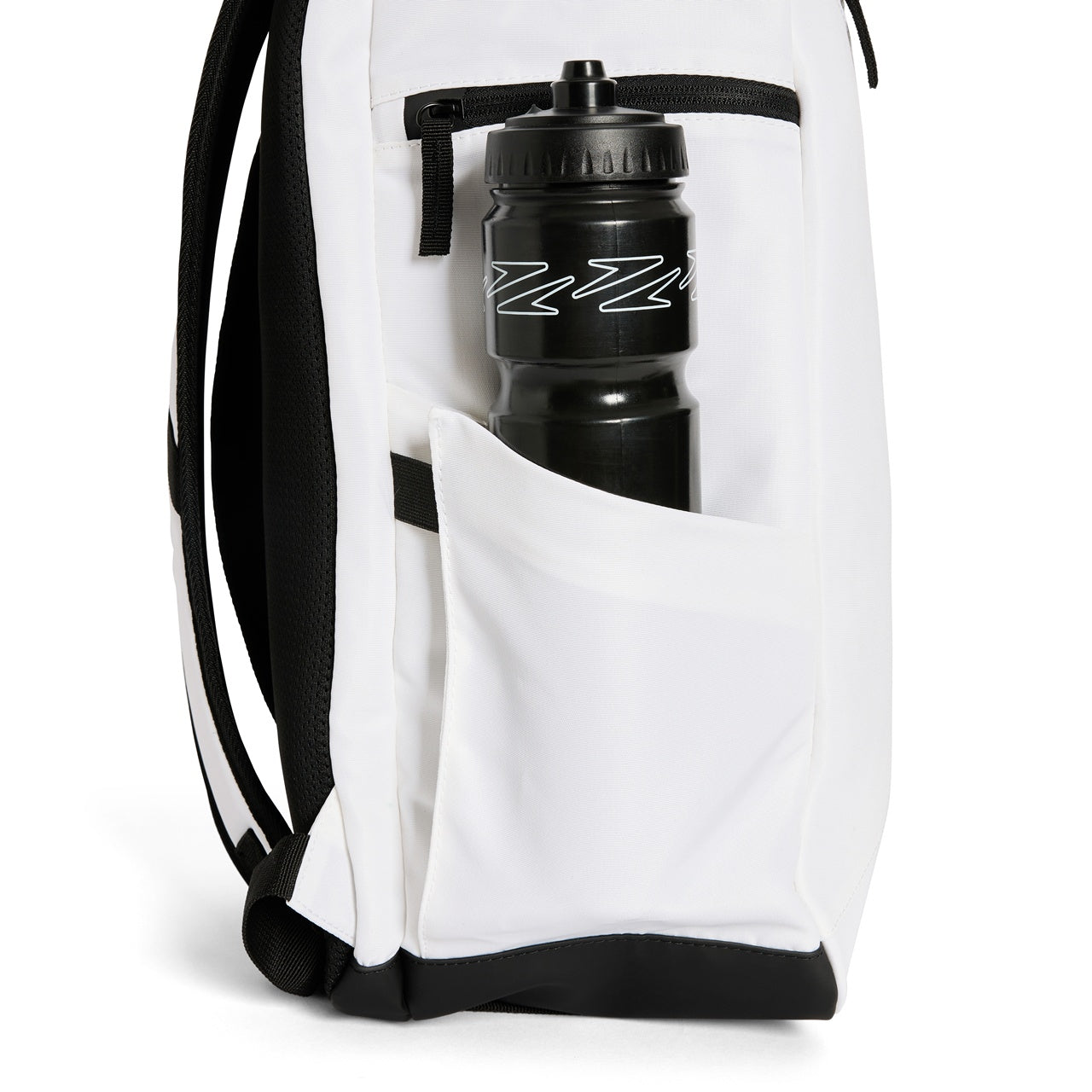 Speedo 25L Flex Bag in white and black, a durable swimming gear bag with adjustable straps and spacious main compartment.