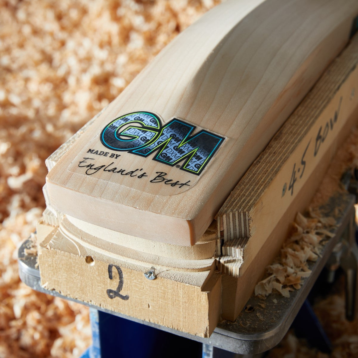 Gunn & Moore GM Aion 404 English Willow cricket bat showing the toe and front blade detail.