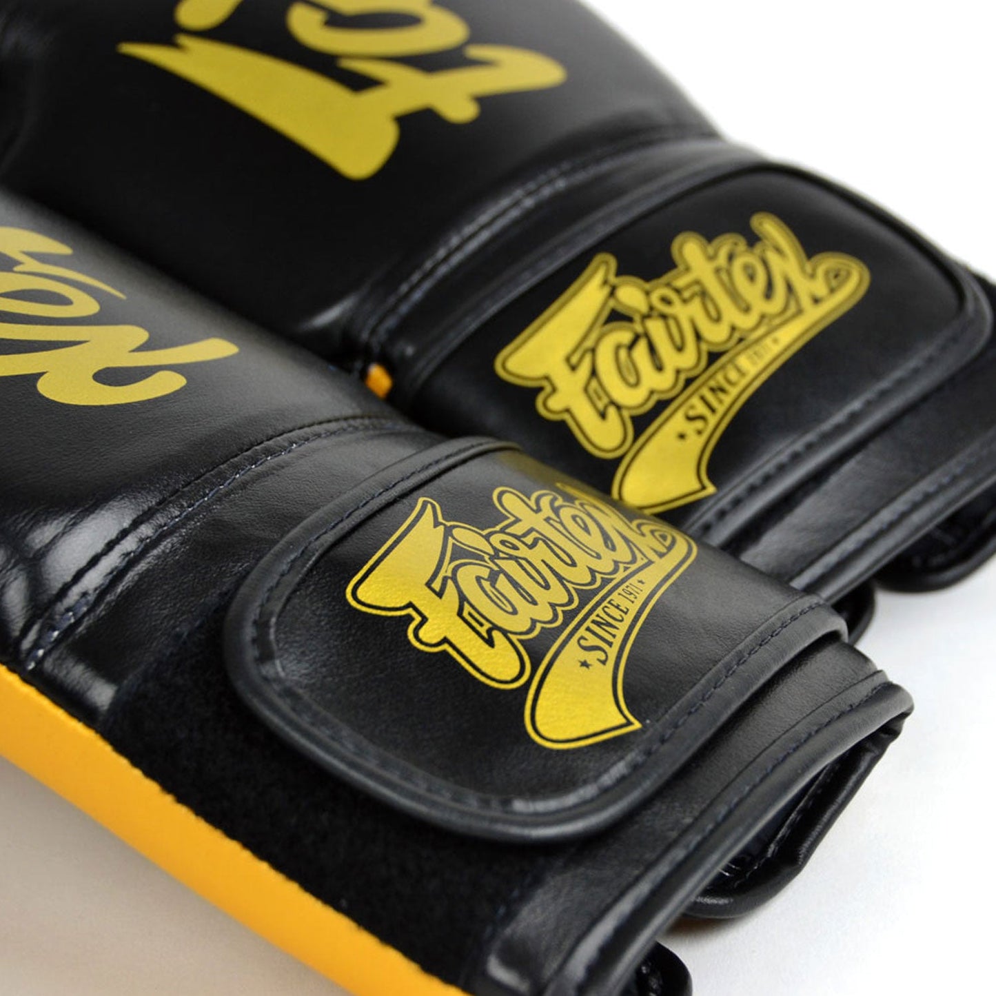 Fairtex Super Sparring Muay Thai Boxing Gloves Black-Gold