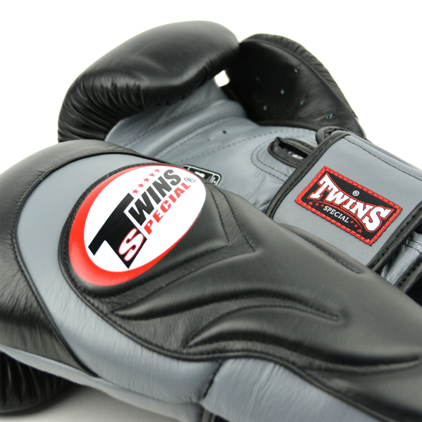 Twins Long-Cuff Muay Thai Boxing Gloves Gloves Black-Grey