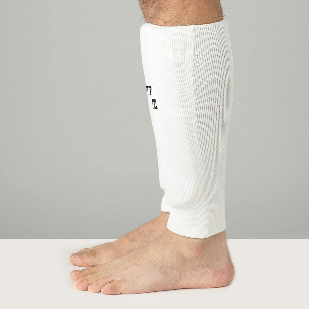 Blitz Elastic Shin Pads