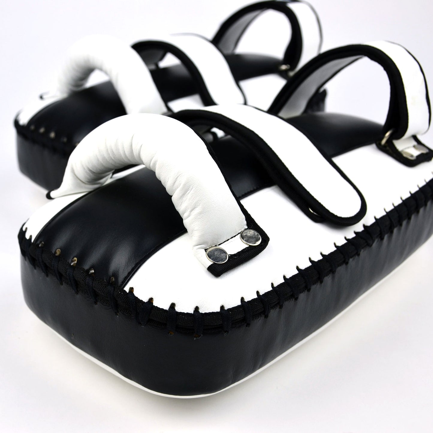 KPL2 MTG Pro White-Black Leather Thai Kick Pads