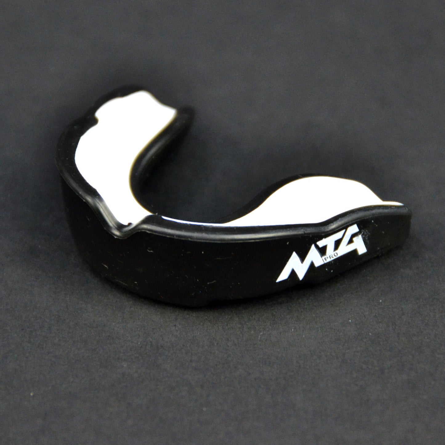 MG2 MTG Pro Mouthguard Black-White